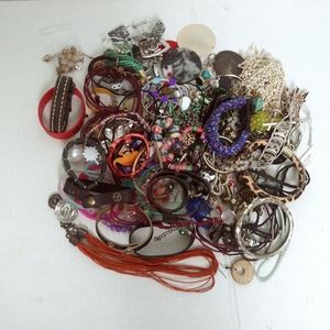 JEWELRY Crafting Lot Jewelry Broken Scrap And Crafts